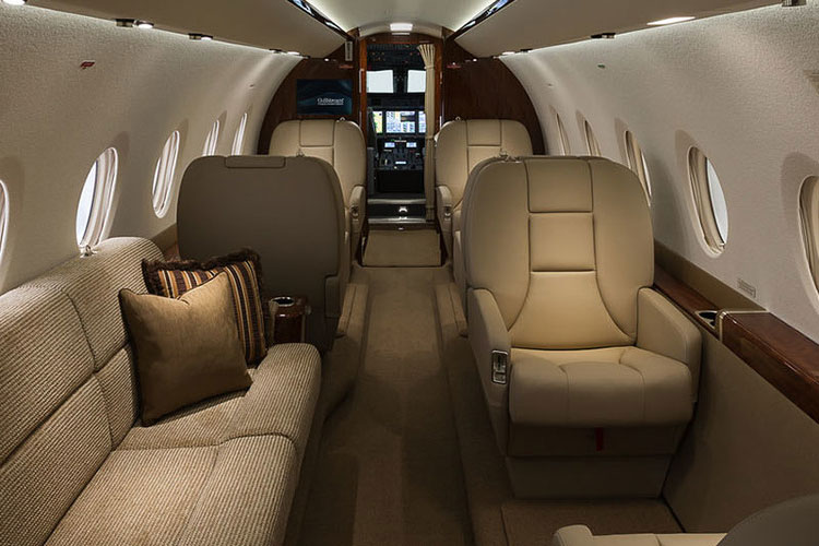 Gulfstream-g200-int1